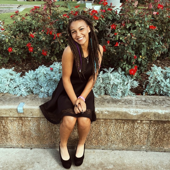 Meet your Posher, Addison - Picture 1 of 1